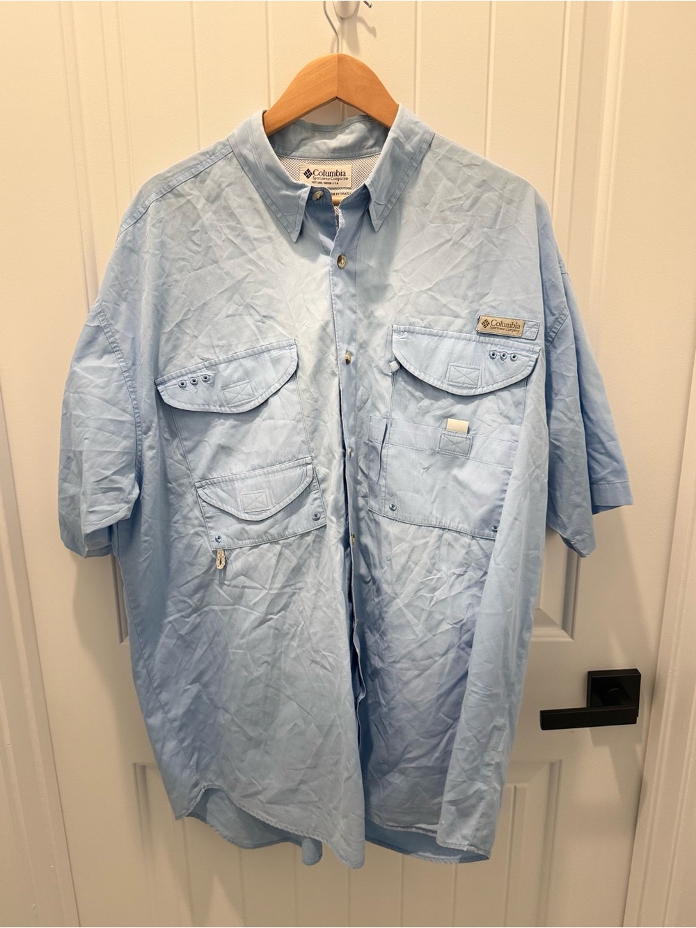 Columbia Men’s Light Blue Short-Sleeve Fishing Button-Down Shirt